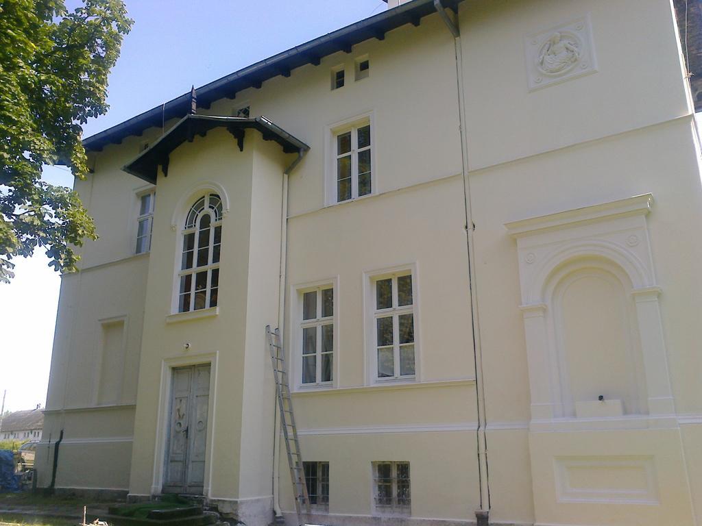 Agroturystyka "Palac W Janowie" Esterno foto
