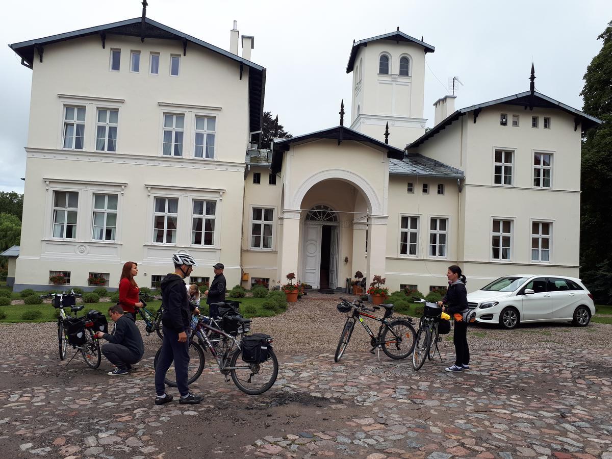 Agroturystyka "Palac W Janowie" Esterno foto